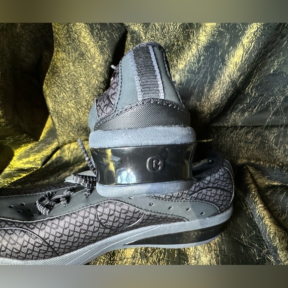 Bzees Lace Up Sneakers, Brand New - Picture 3 of 4